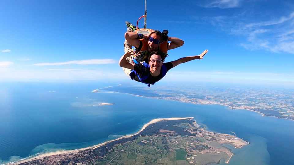 Saut en parachute entre estuaire girondin et la cte Atlanttique